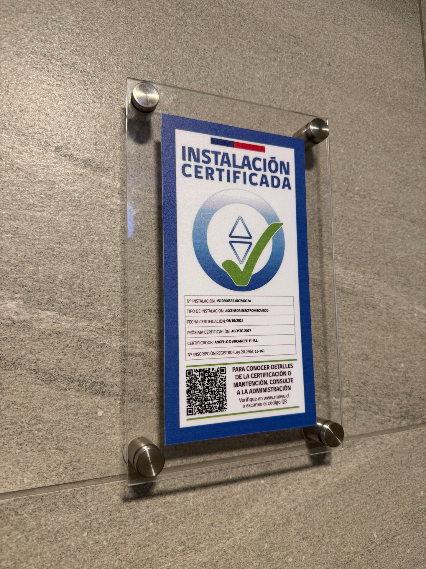 ACRILICO PORTA CERTIFICADO ASCENSORES
